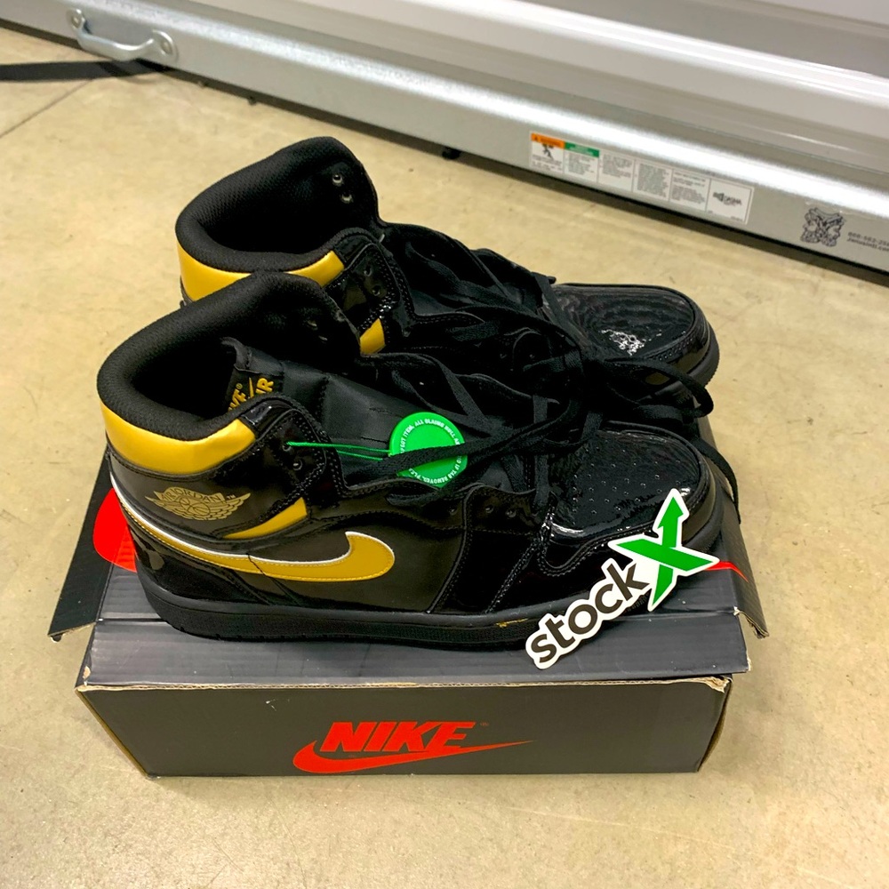 Nike dunks size 11 black and gold
